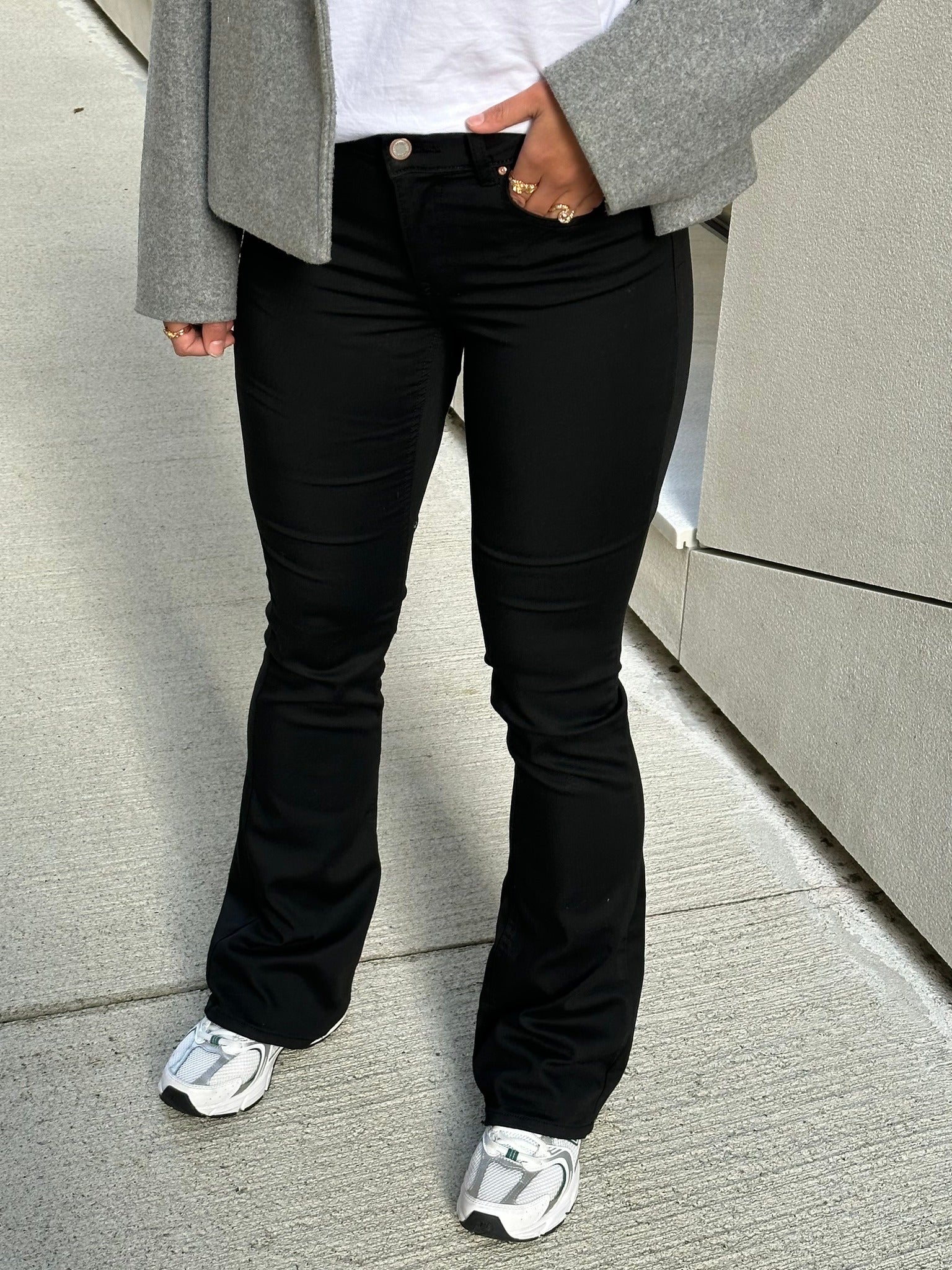 VMFLASH Flared Jeans - Black